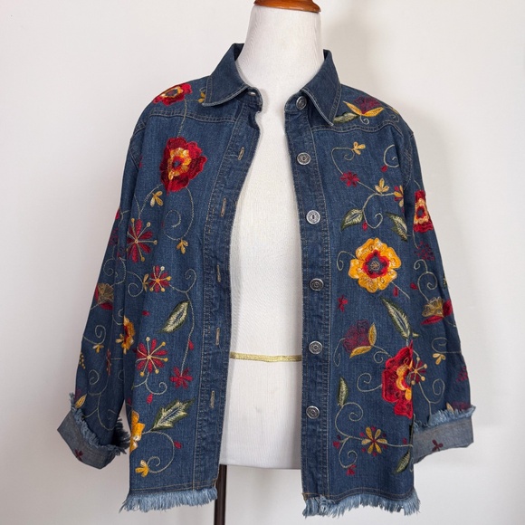Chico’s Beautiful Whimsical Vibrant Floral Embroidered Denim jacket Sz 3 / XL/16 - Picture 3 of 12